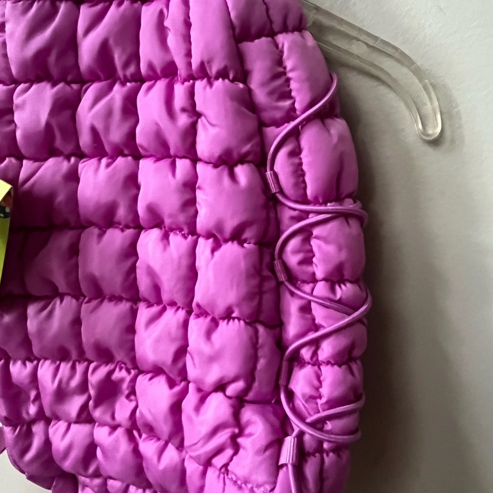 Pickle O Joe Quilted Sling Bag Purple Zip Pockets Lightweight Adjustable NWT - Picture 6 of 10